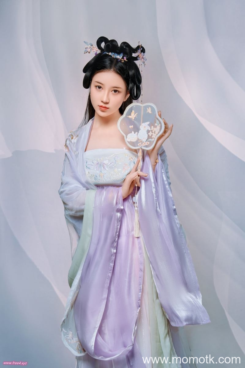 【国模】年年《春日》