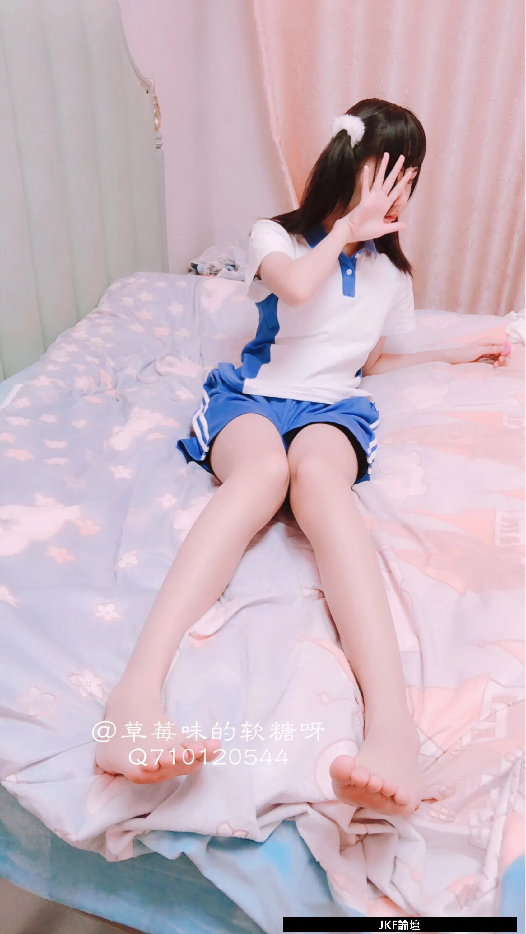 【网路收集系列】福利姬 草莓味软糖《 校服 》无圣光大尺度VIP福利帖【41P】