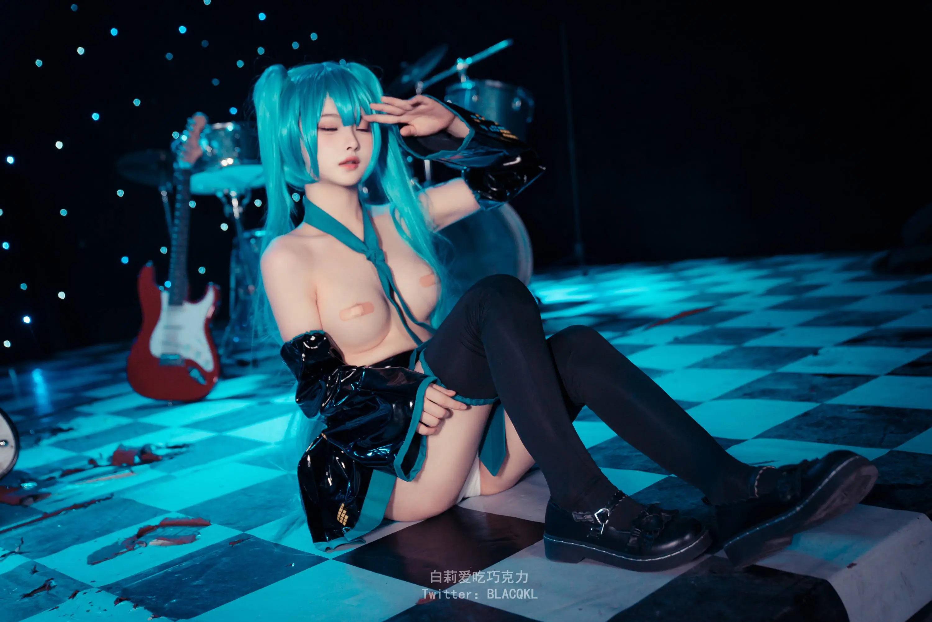 【网路收集系列】福利姬 白莉爱吃巧克力《 miku 》大尺度VIP 福利帖【103P】